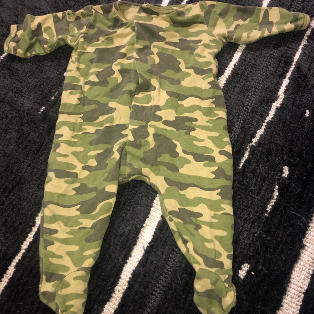 Magnetic Me camo pajamas